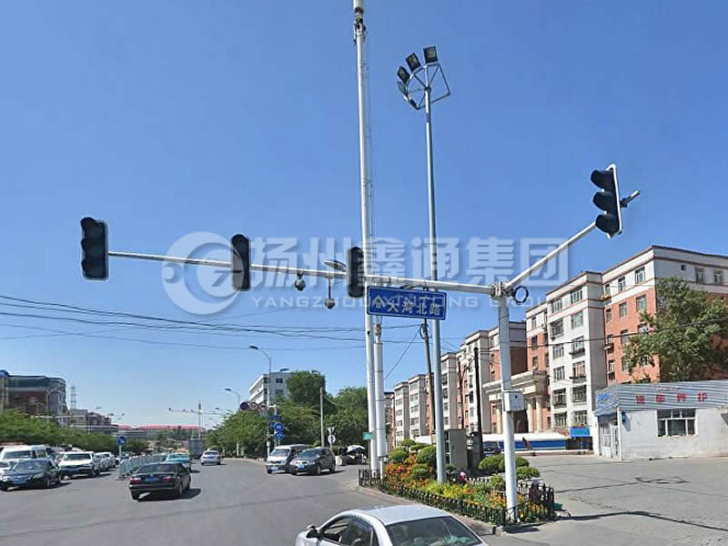 XHDG-050，八棱直角懸臂信號燈桿