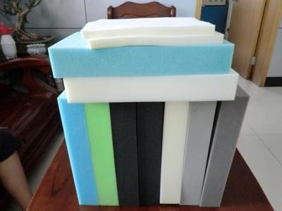 了解沙發(fā)海綿的種類(lèi)，讓你挑起沙發(fā)來(lái)得心應(yīng)手。