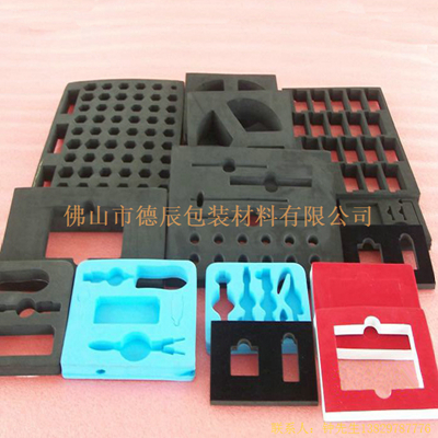 海綿包裝內(nèi)托是一種全新的包裝內(nèi)襯材料，其產(chǎn)品性能對比過去的紙質(zhì)內(nèi)襯。他的防潮性更好、減震性更強(qiáng)。產(chǎn)品本身也屬于環(huán)保材料擁有生物降解的特性，不會(huì)對地球環(huán)境造成二次損傷。目前在發(fā)達(dá)國家很多產(chǎn)品已從過去的紙質(zhì)內(nèi)襯向海綿包裝內(nèi)襯邁進(jìn)。